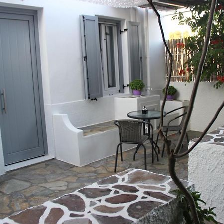 Appartamento Gerania Milos Adamantas  Esterno foto