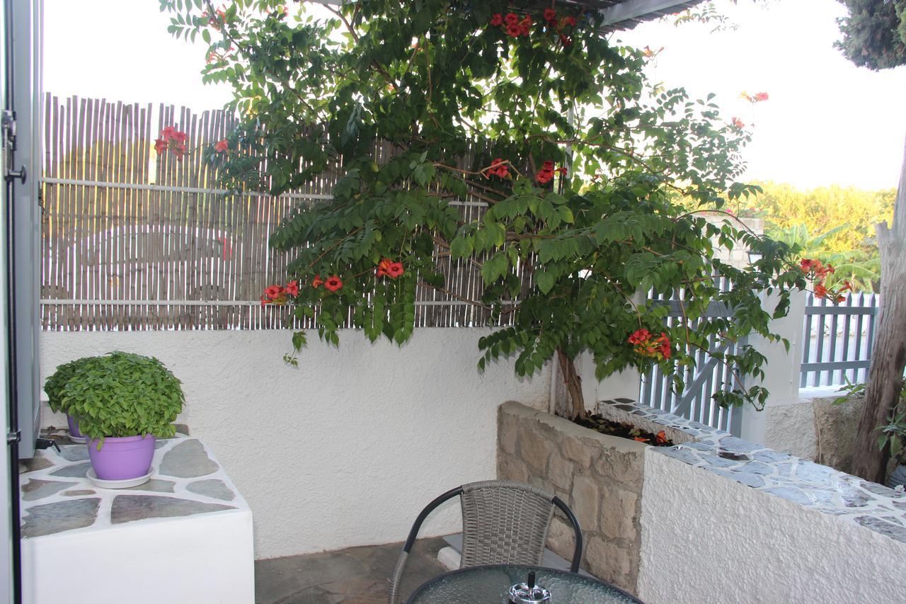 Appartamento Gerania Milos Adamantas  Esterno foto